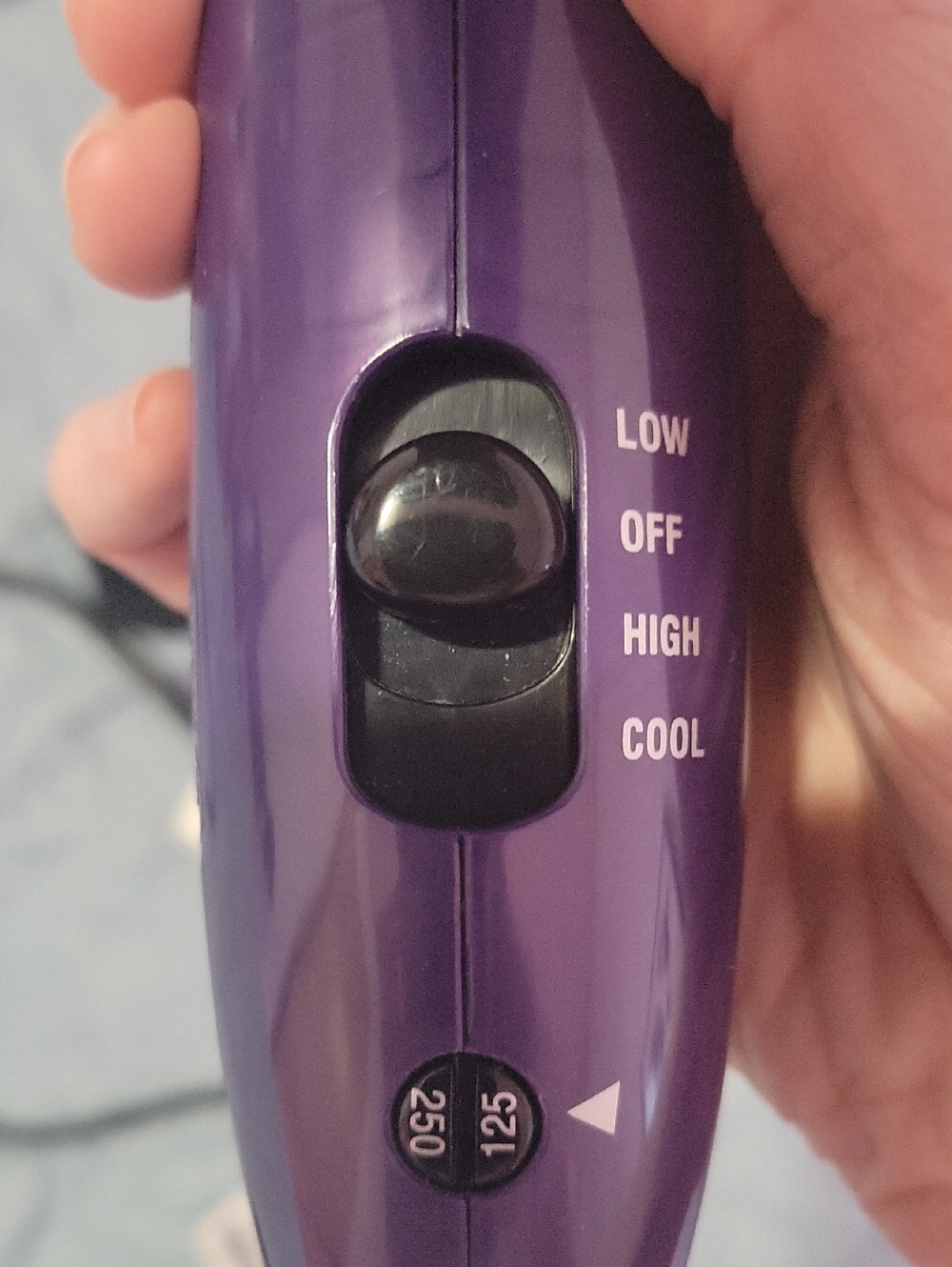 Hair Dryer With Diffuser Attachment - Picture 4 of 5
